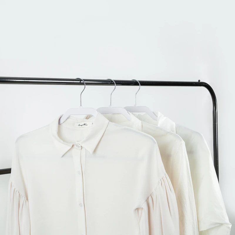 Non-Slip Hanger