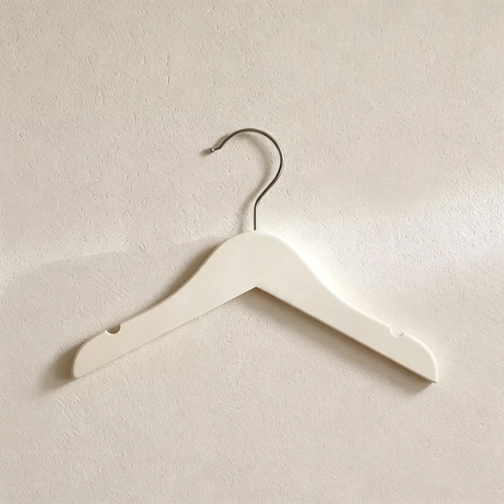 White Lacquered Solid Wood Hanger